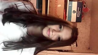 18 year old beauty masturbates with fingers for you