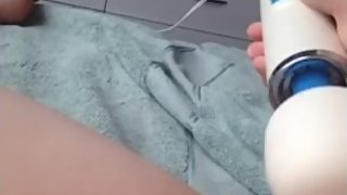 Amateur Teen Melanie uses Hitachi Vibrator