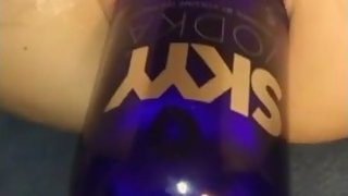 Teen's pussy gets penetrated by bottle