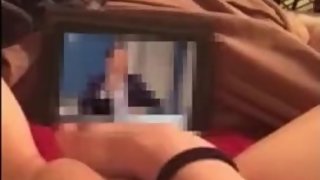 Italiana media si masturba ascoltando Salvini (amatoriale italiano)