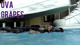 Crush asmr ( my ex YOUTUBE'S video) food