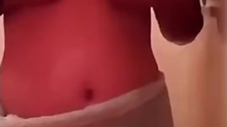 Rica colegiala me manda video despues de banarse!!
