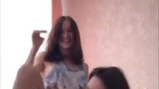 Ўкольницы в Tik Tok спалили сиськи и видео из-за этого удалили