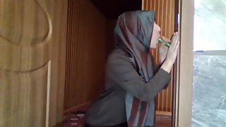 Hijab Teen Blowjob and Handjob :)